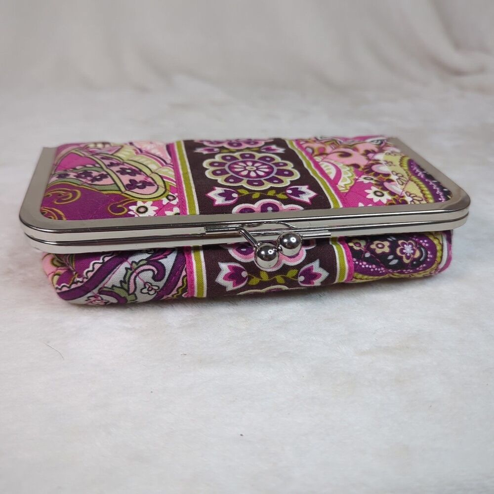 Vera Bradley VERY BERRY PAISLEY Cosmetic KISS & MAKE UP Lined Frame Bag Kisslock - Picture 3 of 10